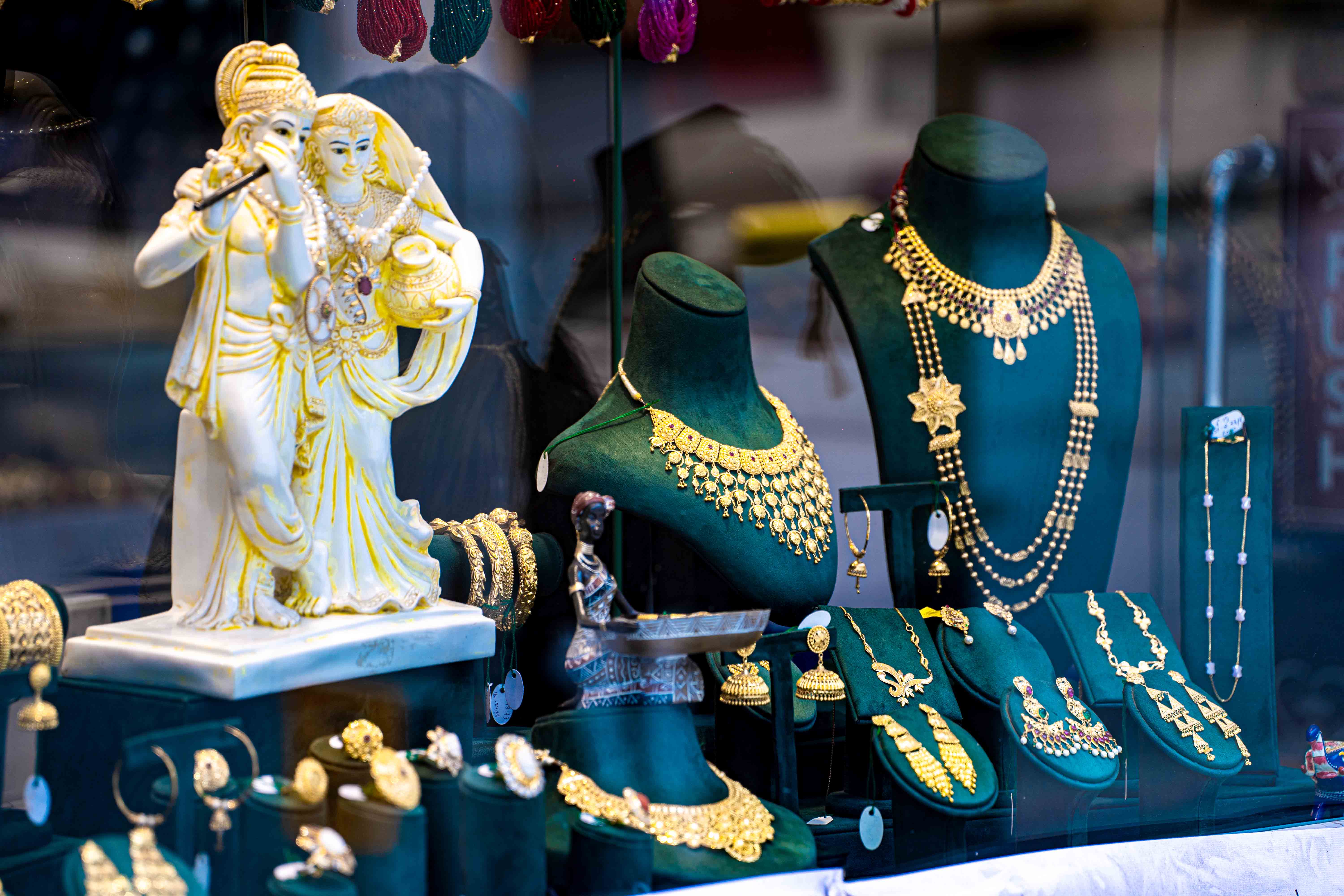 सुनचाँदीकोे मूल्य बढ्यो, कतिमा हुँदैछ कारोबार ?