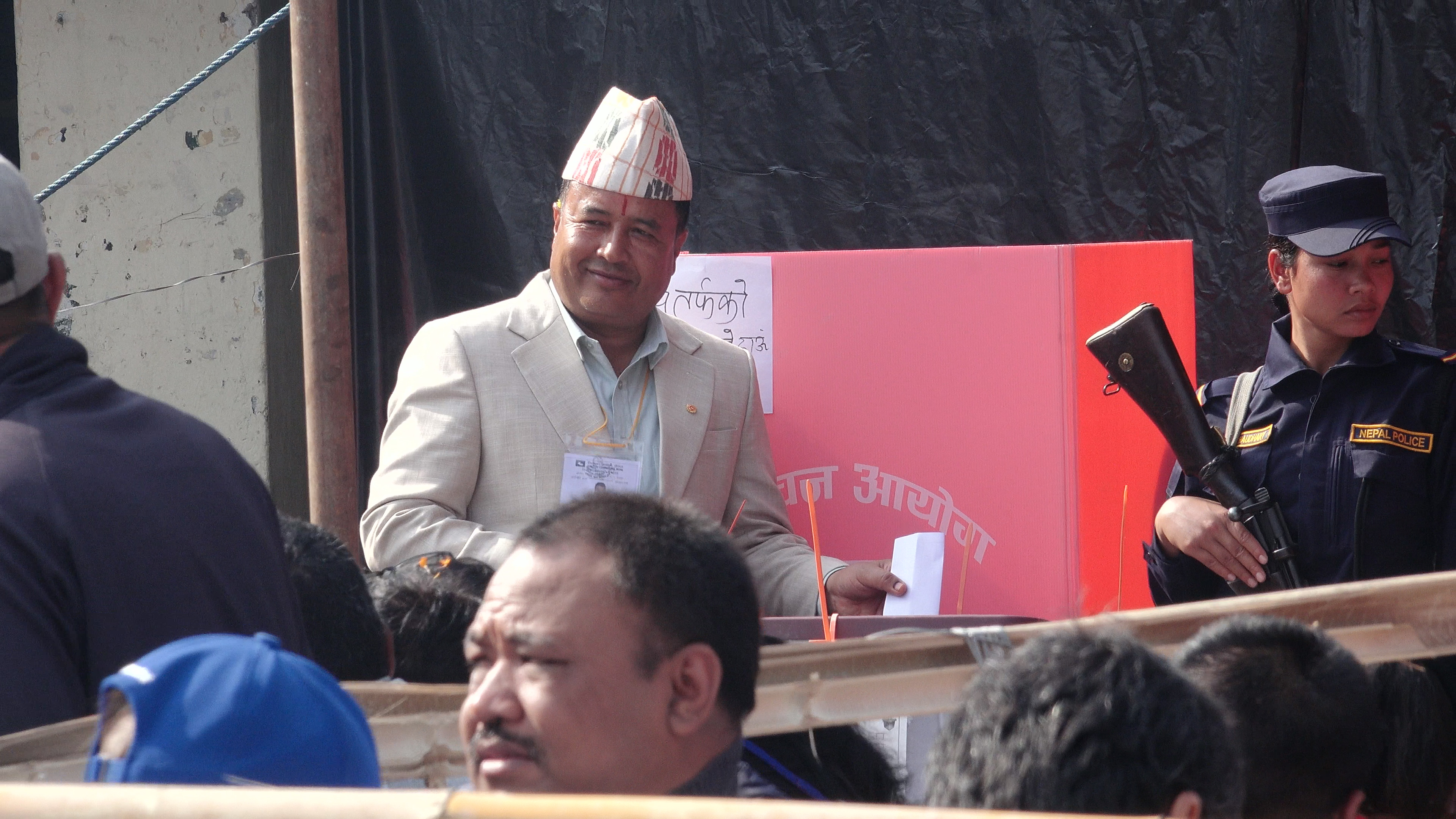 मतदानमा पनि महेश बस्नेतलाई बालेनकै पीर, भने : बालेनलाई झापालीले स्वीकार गर्दैनन्