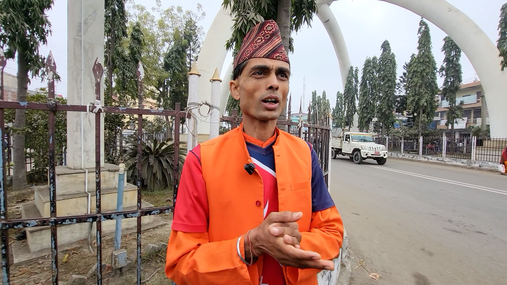 युवाहरुलाई हरेस नाखाने सन्देश दिन उल्टो साईकल चलाउँदै महोत्तरीका जे.बी.पोखरेल