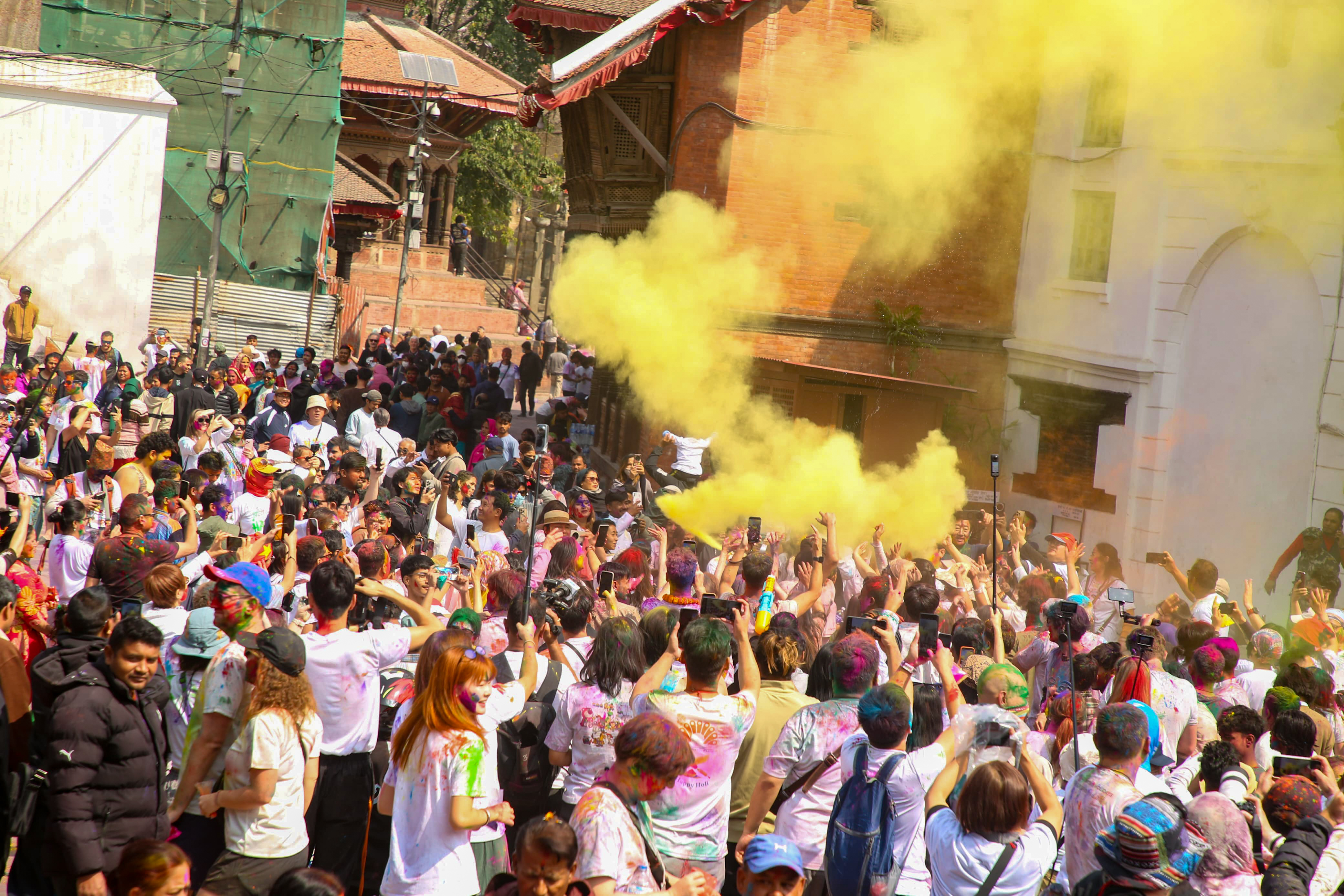 वसन्तपुरमा होलीको हर्षोल्लास (फोटोफिचर)