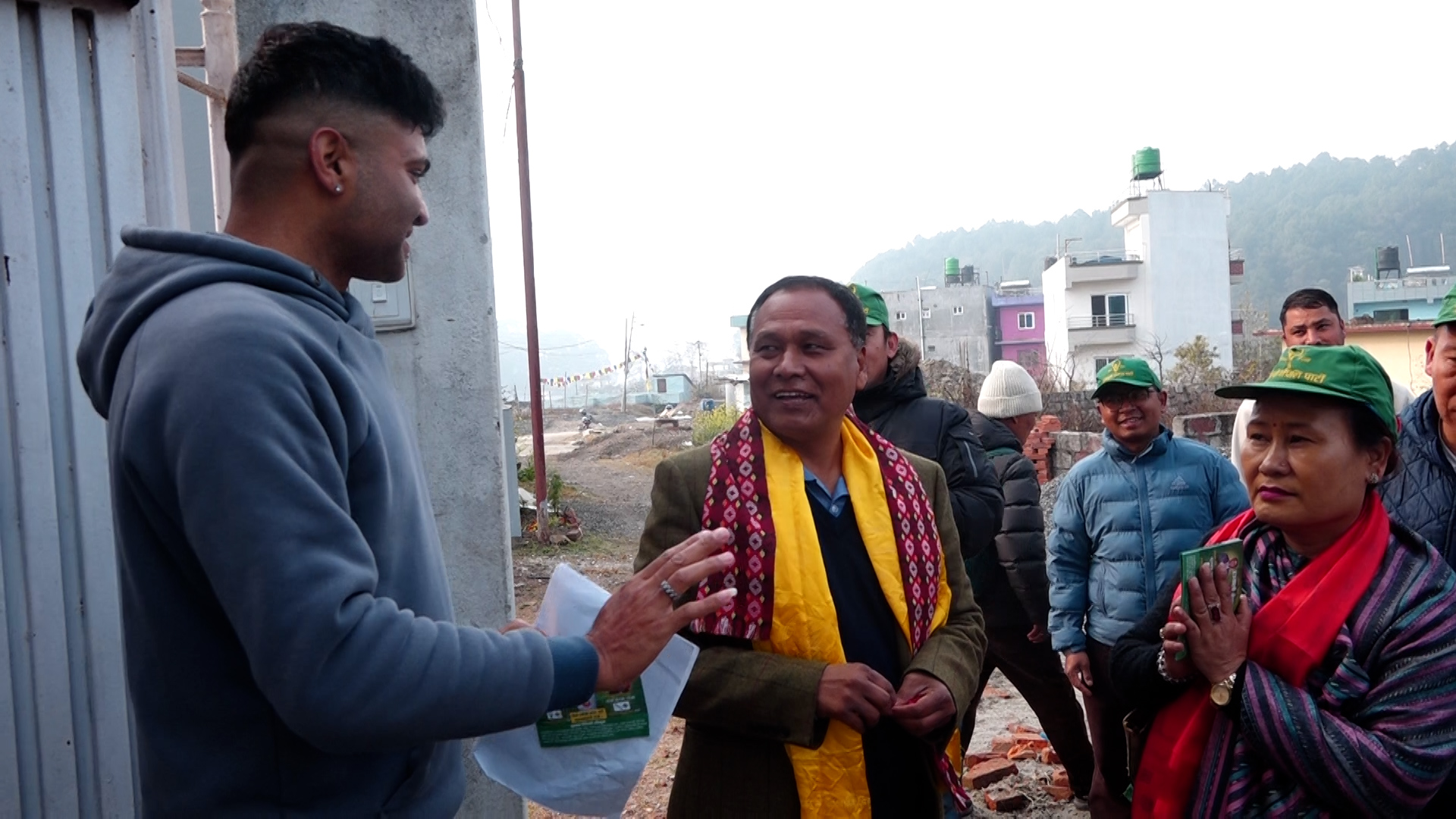 काठमाडौं ३ मा कुलमानको घरदैलो, मतदाताहरू परिवर्तनको पक्षमा रहेको दाबी